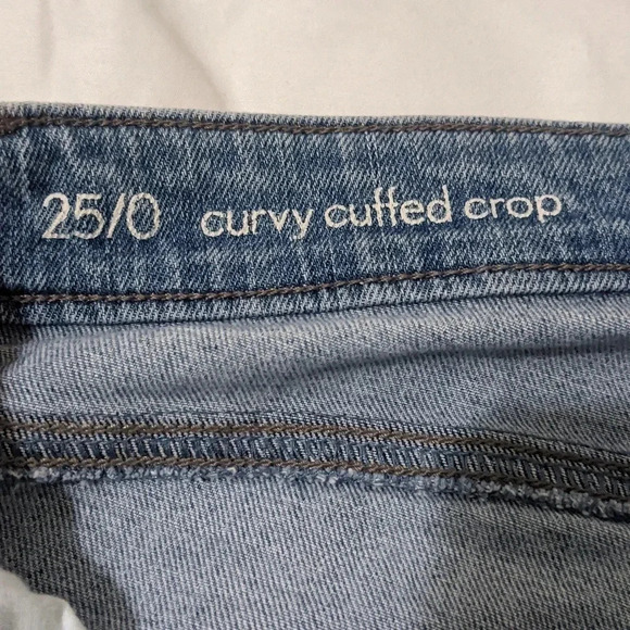 Ann Taylor LOFT Curvy Cuffed Crop Jeans, Color Blue, Size 25 - Picture 11 of 12